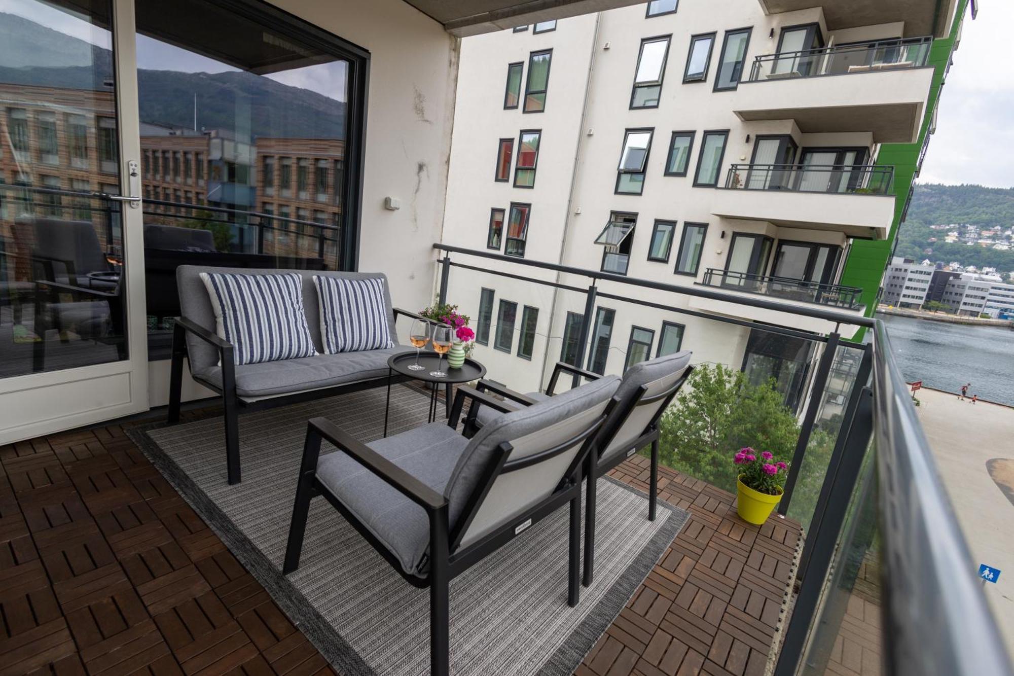 Modern Apartment - Amazing Terrace And Fjord View, Close To City Center Bergen Buitenkant foto